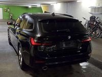 Gebraucht BMW 330e 184 PS (135 kW) 2020 Schwarz Kombi