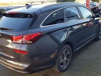 gebraucht Hyundai i30 Kombi Style Premium Style+*LED*Navi*Shzg*PDC*Ca...