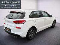 Gebraucht Hyundai i30 99 PS (72 kW) 2019 Weiß Limousine