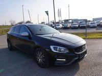 Gebraucht Volvo V60 R-Design Momentum 120 PS (88 kW) 2017 Schwarz Kombi