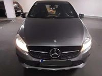 Gebraucht Mercedes A180 122 PS (89 kW) 2016 Grau Limousine