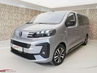 Neu Peugeot Traveller Premium 177 PS (130 kW) 2025 Grau Van / Kleinbus
