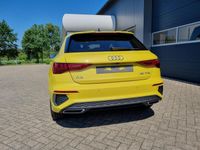 gebraucht Audi A3 Sportback S-Line 35 TFSI 150PS S-Tronic Komfortklimaautomatik LED-Scheinw.+LED-Heckleuchten (dynamisch) Smartphone-Interface Sitzheizung Glanzpaket abg.Scheiben Apple-CarPlay Android-Auto Rückf.Kamera PDC v+h Teilb.Bank Tempomat