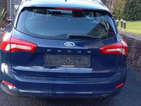 gebraucht Ford Focus Turnier 1.0 EcoBoost Start-Stopp-System TREND