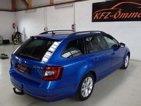 gebraucht Skoda Octavia Combi 16 TDI Amb.DSGAHKNaviel.Heckklappe