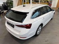 gebraucht Skoda Octavia Combi 20 TDI Style DSG LED ACC