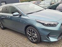 Neu Kia Ceed Sportswagon 140 PS (102 kW) 2025 Grün Kombi