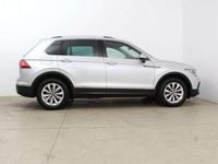 Gebraucht VW Tiguan Life 150 PS (110 kW) 2021 Silber  metallic SUV