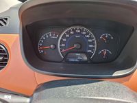 Gebraucht Hyundai i10 Comfort 65 PS (47 kW) 2014 Orange Kleinwagen