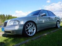 Gebraucht Mercedes C180 121 PS (88 kW) 1995 Silber Limousine