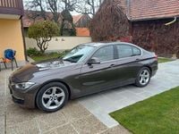 Gebraucht BMW 320 184 PS (135 kW) 2011 Braun Limousine