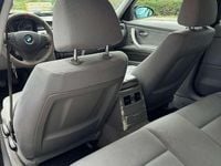 Gebraucht BMW 320 163 PS (119 kW) 2006 Schwarz Limousine