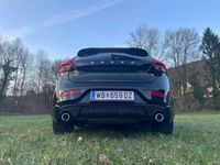 gebraucht Volvo V40 D2 Kinetic R-Design