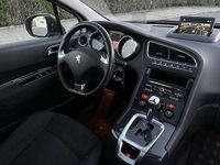 gebraucht Peugeot 5008 1,6 BlueHDi 120 EAT6 S&S Allure