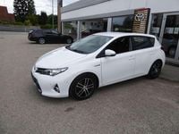 Gebraucht Toyota Auris Hybrid Active 99 PS (72 kW) 2014 Weiß Limousine