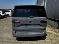 gebraucht VW Multivan T7 Style 2.0 TDI 150PS DSG MIT LANGEM ÜBERHANG (!!), 5 Jahre VW-Garantie, 7-Sitzer, IQ.LIGHT LED-MATRIX-SCHEINWERFER, 3-ZONEN-CLIMATRONIC, Alarm, Digital Cockpit Pro, Sitzheizung, 17" Alu, Rückfahrkamera, Park Assist, Parksensoren v/h,