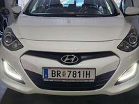Gebraucht Hyundai i30 99 PS (72 kW) 2012 Weiß Limousine