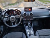 gebraucht Audi A3 1,6 TDI S-tronic design