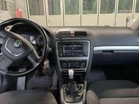 gebraucht Skoda Octavia Combi Elegance 16 TDI CR DPF 4x4