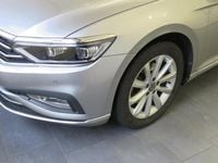 Gebraucht VW Passat Elegance 150 PS (110 kW) 2024 Silber Kombi