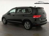Neu VW Touran Comfortline 150 PS (110 kW) 2025 Schwarz Van / Kleinbus