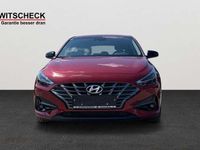 Gebraucht Hyundai i30 120 PS (88 kW) 2022 Rot Limousine