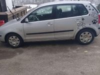 Gebraucht VW Polo Highline 64 PS (47 kW) 2003 Silber Limousine