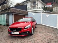 Gebraucht Volvo V40 CC 152 PS (111 kW) 2017 Rot Kombi