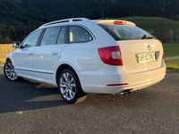 gebraucht Skoda Superb Combi Elegance 2,0 TDI CR DPF