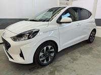 Neu Hyundai i10 Premium 77 PS (56 kW) 2025 Grau Kleinwagen