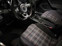 gebraucht VW Golf GTI 2,0 TSI DSG Performance
