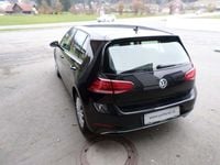 Gebraucht VW e-Golf 100 kW (136 PS) 2018 Schwarz  metallicperleffektno Kleinwagen
