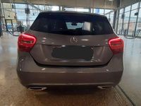 Gebraucht Mercedes A180 122 PS (89 kW) 2016 Grau Limousine