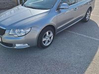 Gebraucht Skoda Superb Elegance 140 PS (102 kW) 2012 Grau Kombi