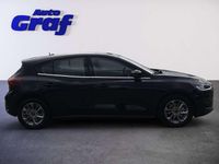 Neu Ford Focus Titanium 124 PS (91 kW) 2025 Schwarz Limousine