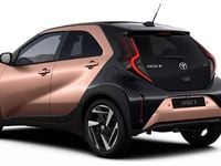 gebraucht Toyota Aygo X "Envy / EU-Lounge" LIEFERUNG KOSTENLOS! 1.5 Hybrid 115PS CVT/AUTOMATIK, 3J Garantie, 18" Alu, FALTDACH, Smart Entry, Dach schwarz, Privacy-Glas, Sitzheizung, Parksensoren v/h, Rückfahrkamera, 2-Zonen-Klimaautomatik, Audiosystem 10,5" + Cloud
