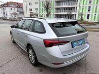 gebraucht Skoda Octavia Combi 20 TDI 4x4 Ambition DSG