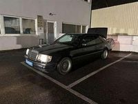 Gebraucht Mercedes E220 150 PS (110 kW) 1992 Schwarz Coupé