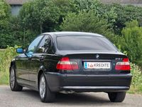Gebraucht BMW 320 116 PS (85 kW) 2004 Schwarz Limousine