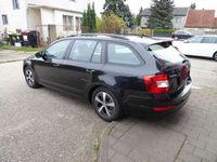 gebraucht Skoda Octavia Combi 1,6 TDI Greenline *NAVI*SHZ*KAMERA*