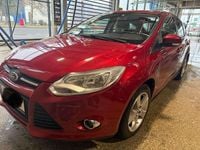 Gebraucht Ford Focus Trend 86 PS (63 kW) 2012 Rot Limousine