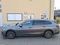 gebraucht VW Passat Variant R-Line 4WD AHK Black Style Paket DSG Navi. Head-UP Matrix-LED ACC