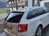 gebraucht Skoda Octavia Combi 2,0 Elegance TDI Green tec DSG
