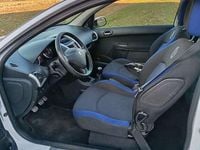 Gebraucht Peugeot 206 60 PS (44 kW) 2012 Weiß Limousine