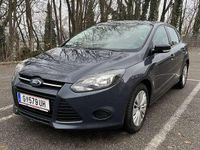 Gebraucht Ford Focus Trend 116 PS (85 kW) 2013 Grau Limousine
