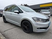 Gebraucht VW Touran 122 PS (89 kW) 2022 Silber Van / Kleinbus