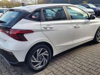 gebraucht Hyundai i20 Wave Wave*Navi*PDC*Cam*Shzg*Lhzg*16Zoll*VCockpit