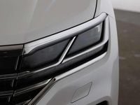 Gebraucht VW Touareg Elegance 340 PS (250 kW) 2022 Weiss  metallicperleffekt SUV