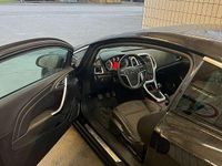 Gebraucht Opel Astra GTC Sport 120 PS (88 kW) 2014 Schwarz Limousine