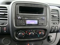 Gebraucht Opel Vivaro 95 PS (69 kW) 2018 Weiß Van / Kleinbus